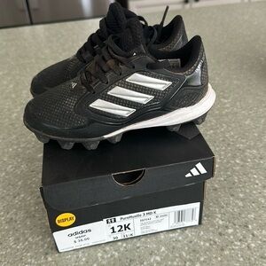 Adidas TBall Cleat